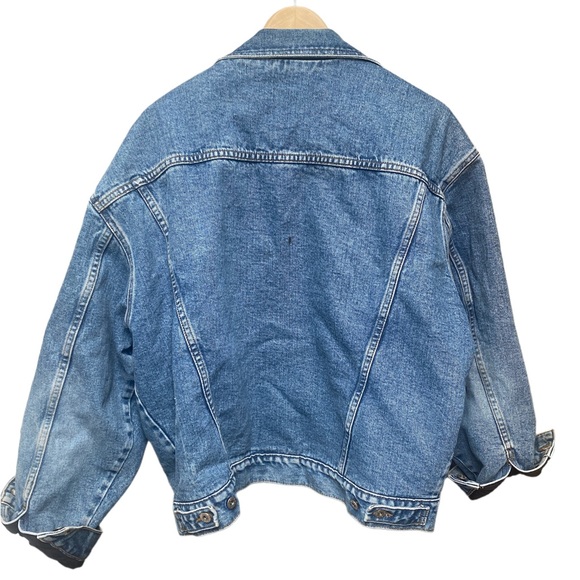 Vintage GUESS Men’s Denim Jacket! 🤠 - Picture 4 of 8